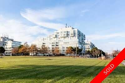 South Ajax Apartment for sale: The Breakers 1 bedroom  (Listed 2021-11-12)