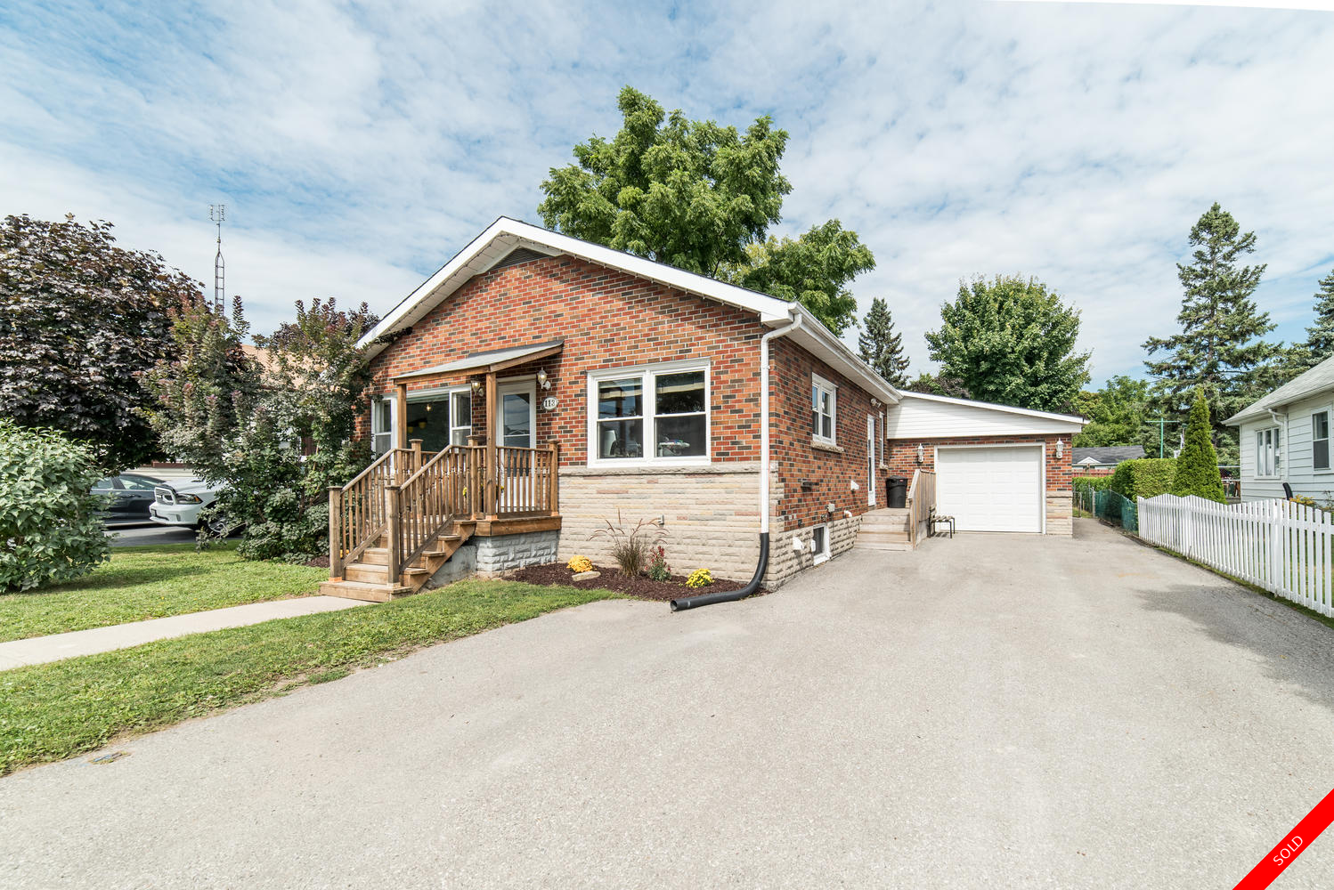 Bowmanville Bungalow for sale: 2+1 (Listed 2018-09-05)