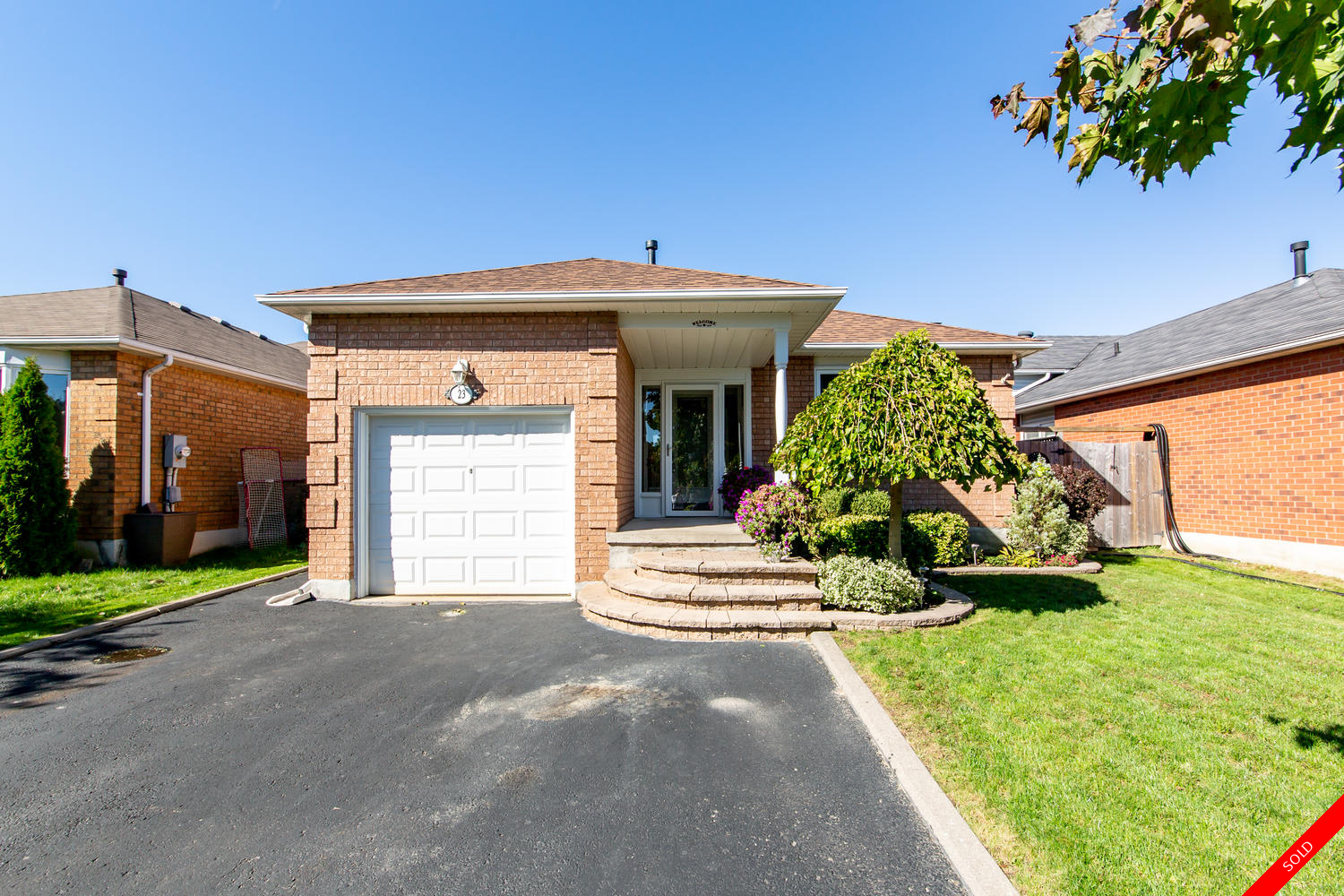 Courtice Backsplit for sale: 3+1 (Listed 2018-10-05)