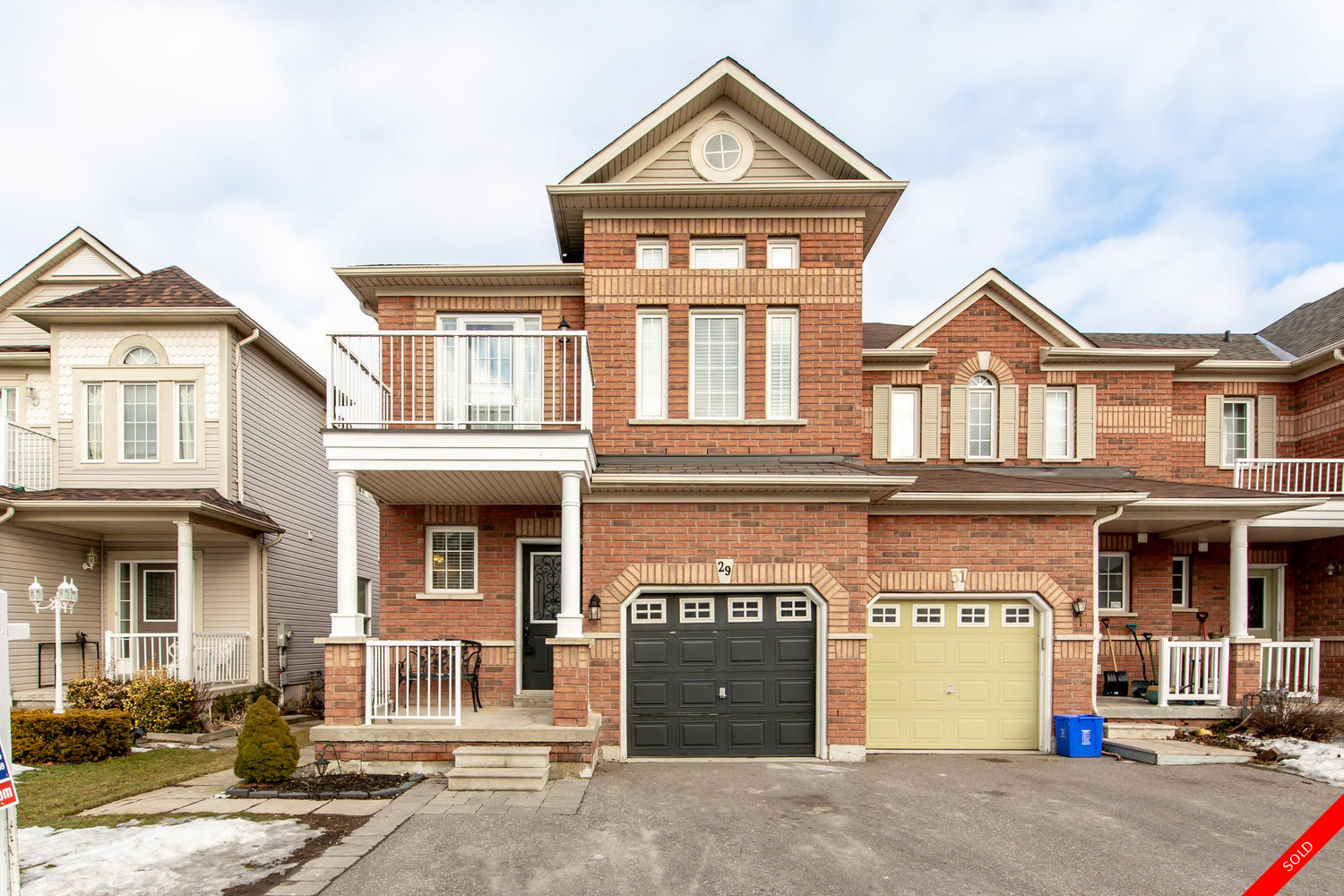 Whitby 1 1/2 storey: Studio