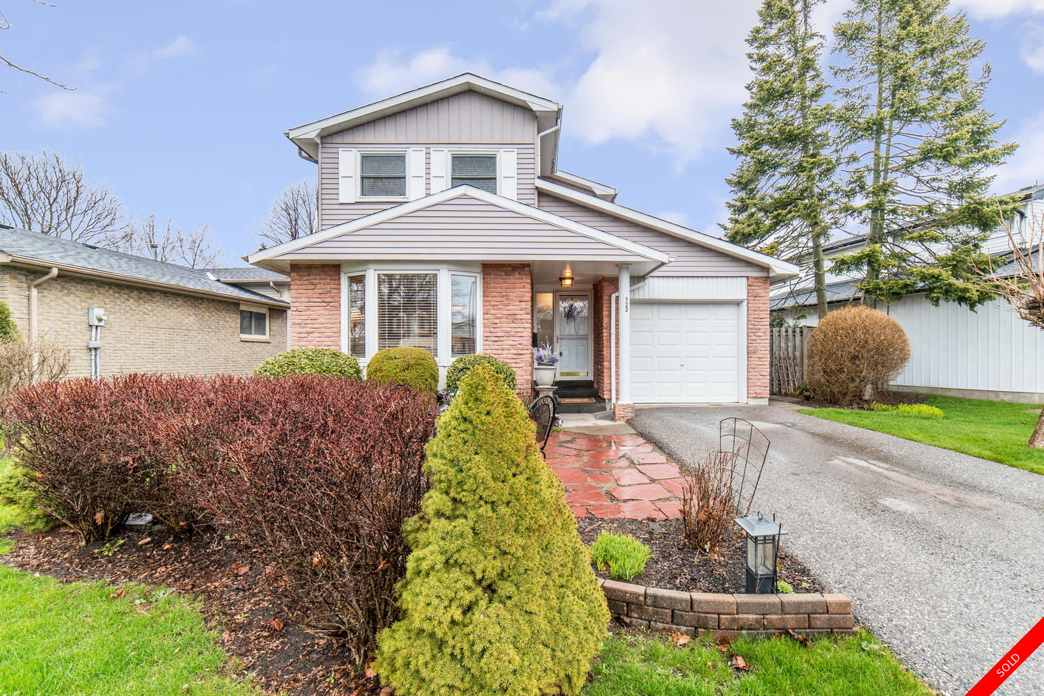 Ajax 2-Storey for sale: 3 bedroom (Listed 2019-04-24)