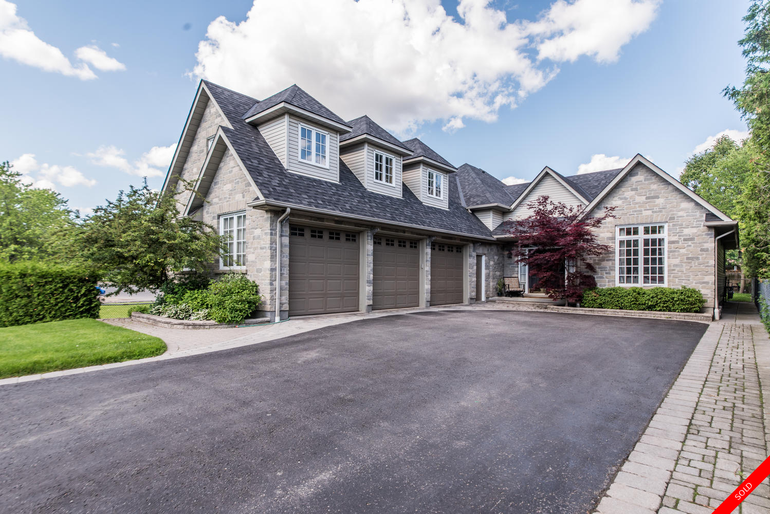 Downtown Whitby Sidesplit 4 for sale: 3+2 (Listed 2019-07-02)