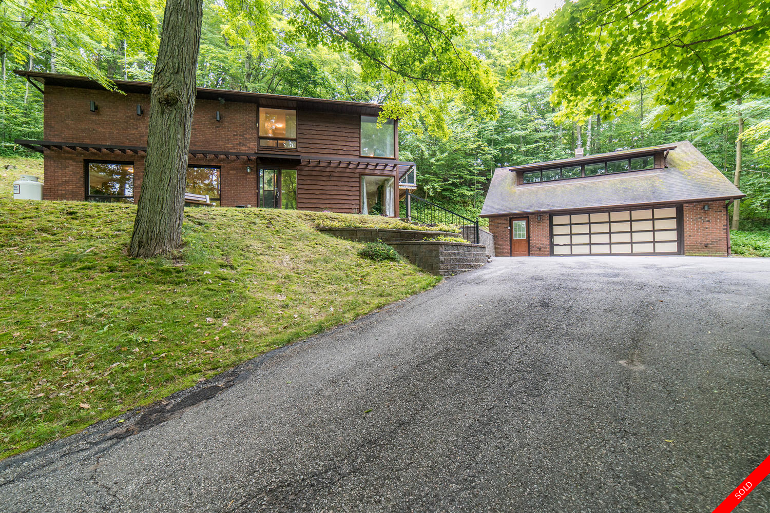 Rural Oshawa Raised Bungalow for sale: 1+2 (Listed 2019-07-12)