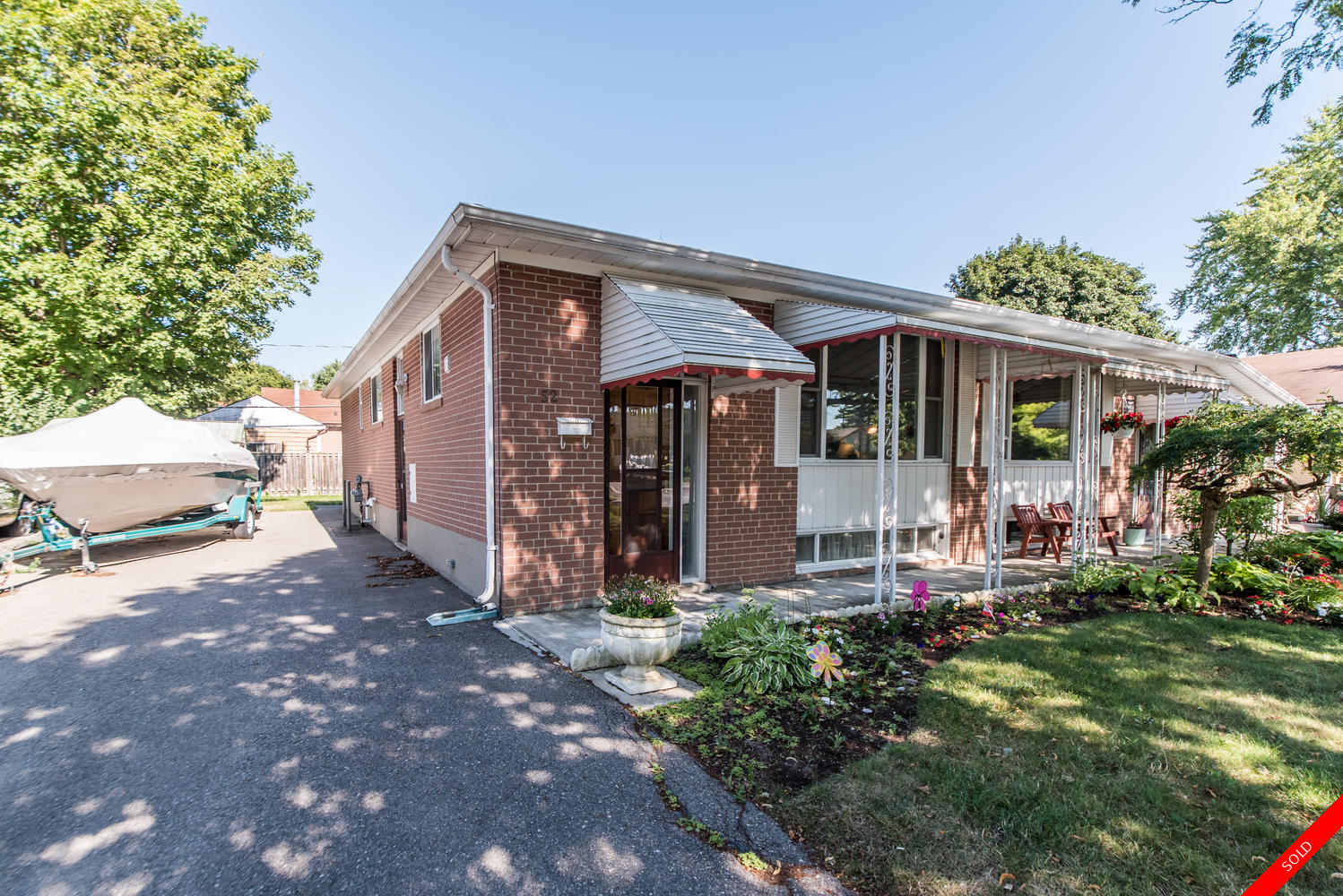 South East Bungalow for sale: 3+1 1 sq.ft. (Listed 2019-08-15)