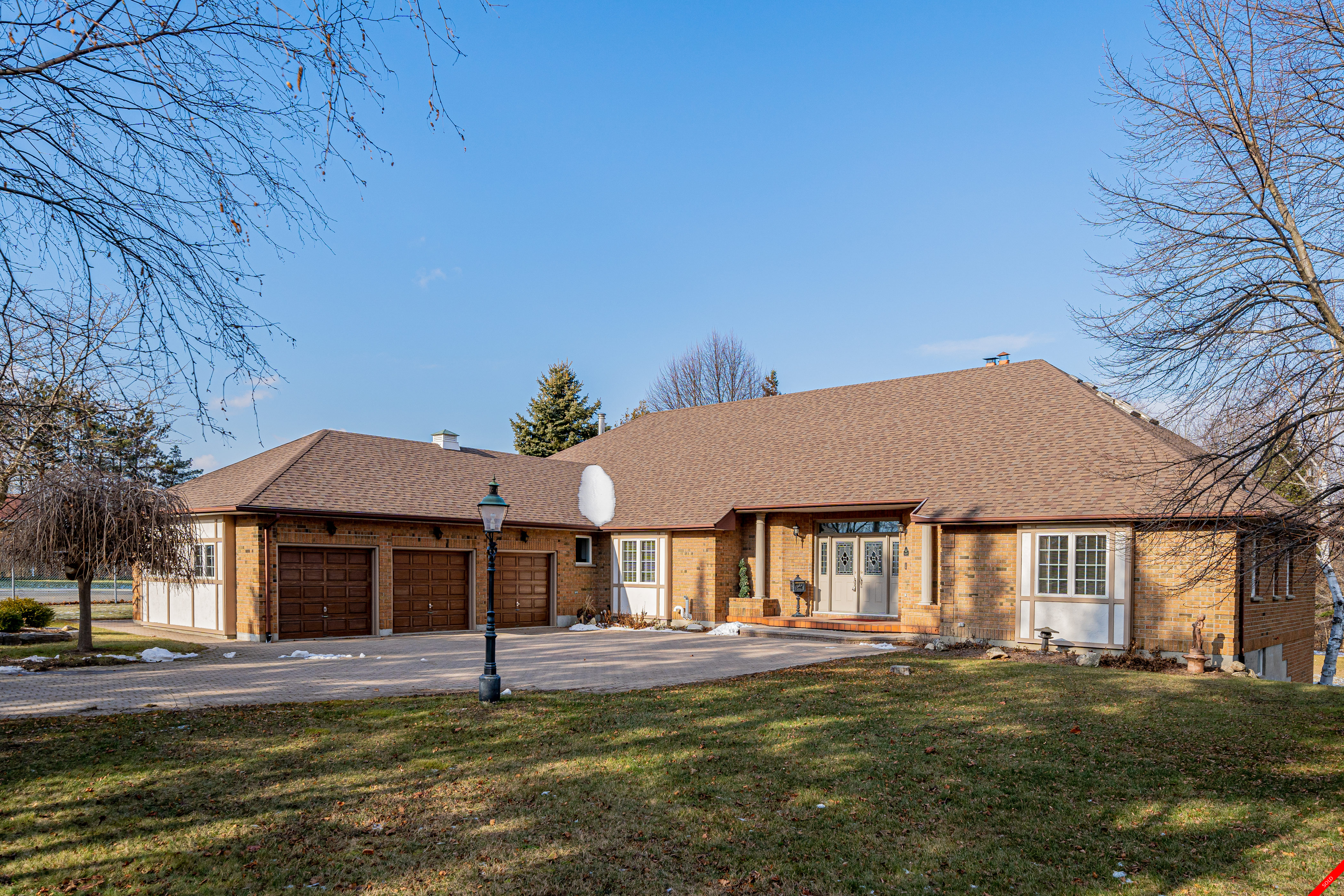 Whitby 2-Storey for sale: 3 bedroom 4,185 sq.ft. (Listed 2019-10-24)