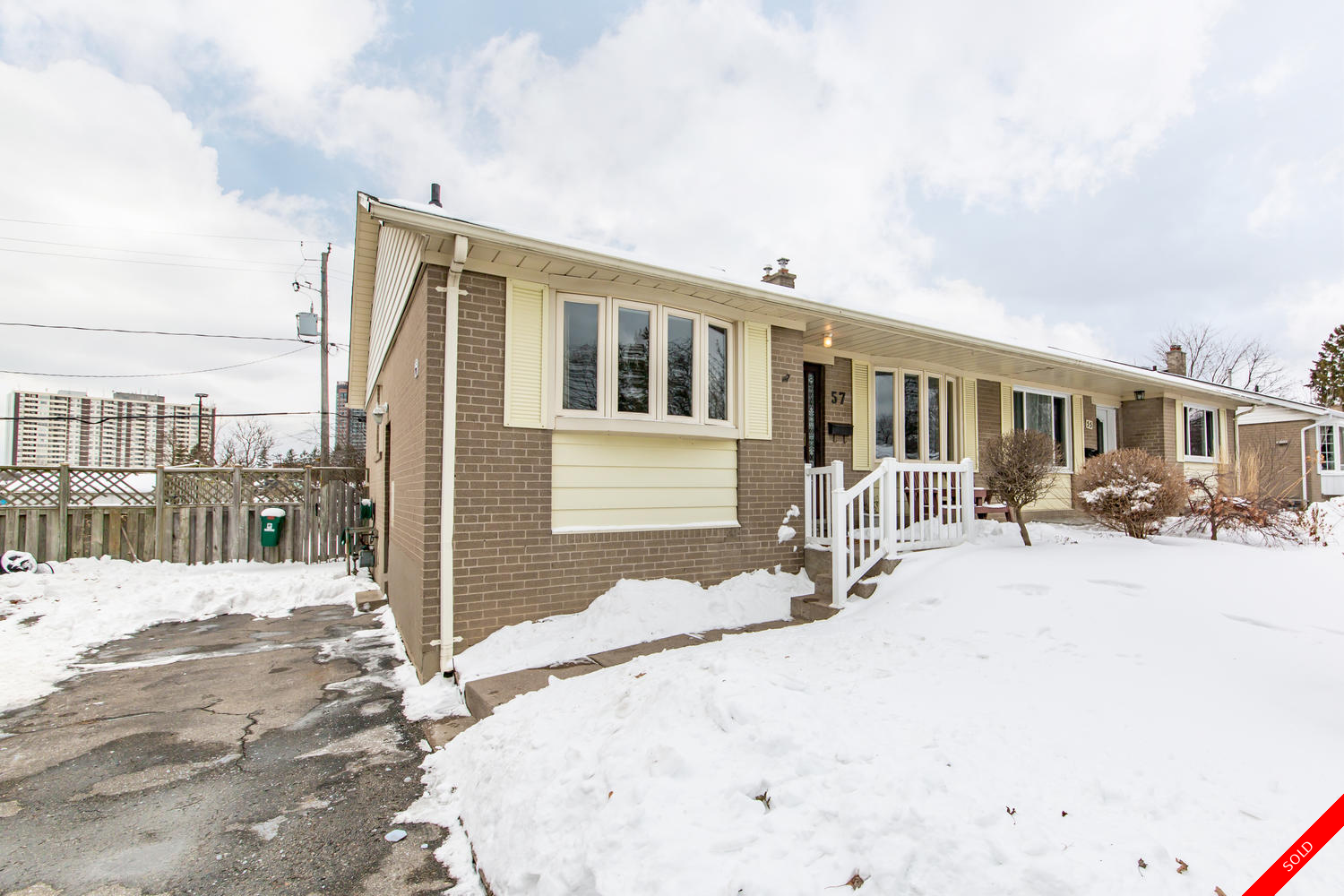South East Ajax Bungalow for sale: 3 bedroom 994 sq.ft. (Listed 2020-01-22)