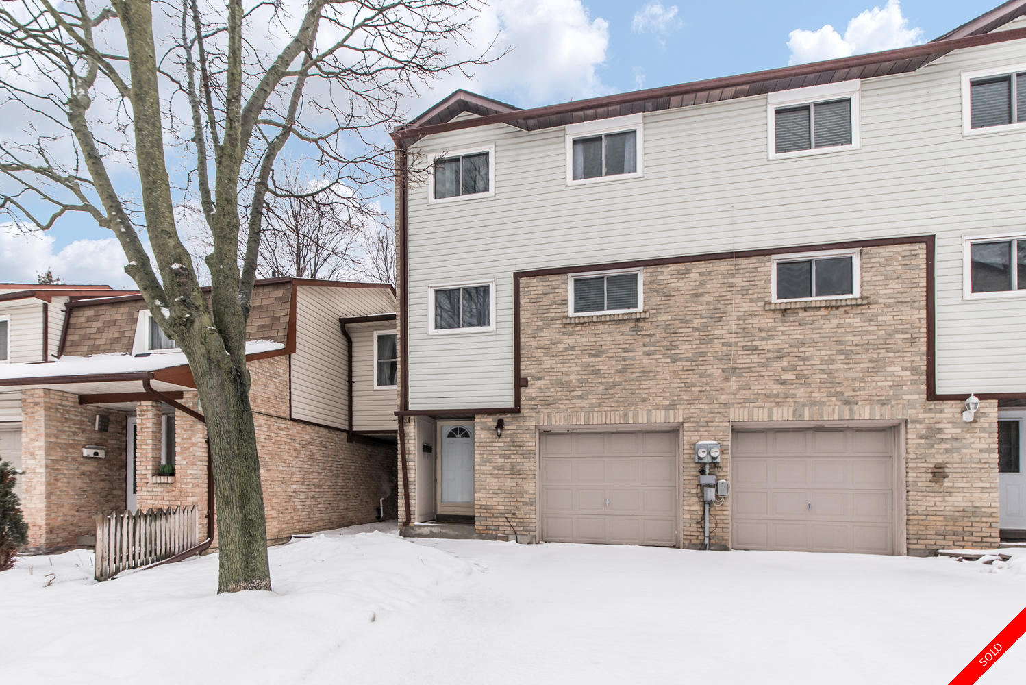 Centennial Multi-Level for sale: 3 bedroom 1,000 sq.ft. (Listed 2020-02-20)