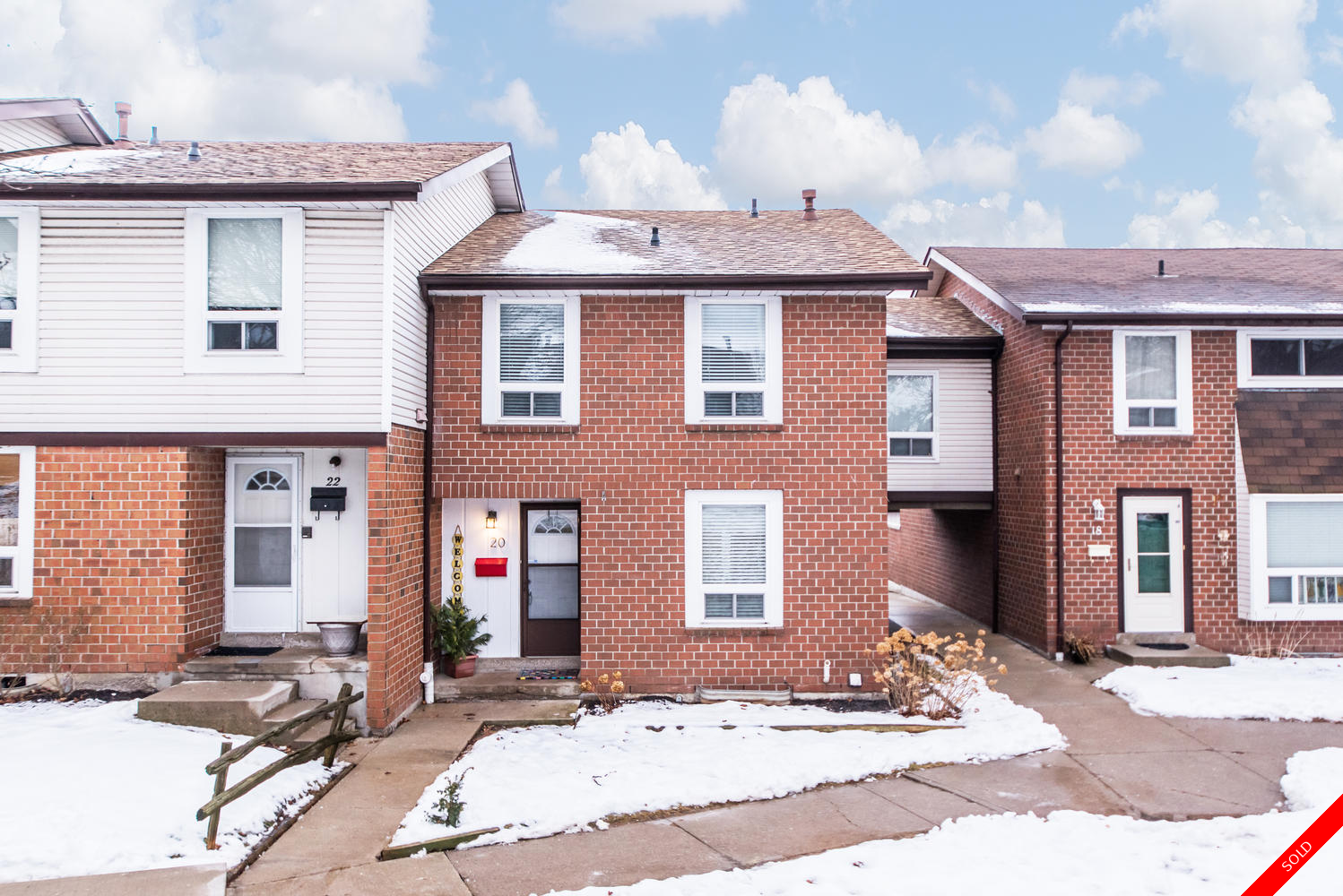 South East 2-Storey for sale: 3 bedroom 1,200 sq.ft. (Listed 2020-02-20)