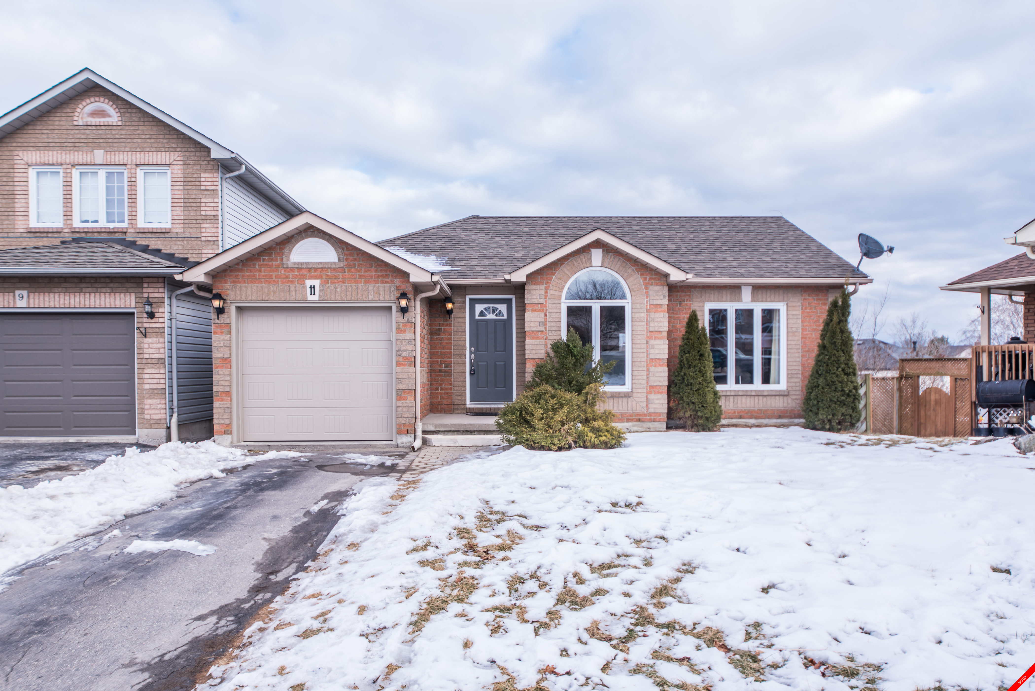 Bowmanville 1 1/2 storey for sale: 3 bedroom (Listed 2020-02-20)