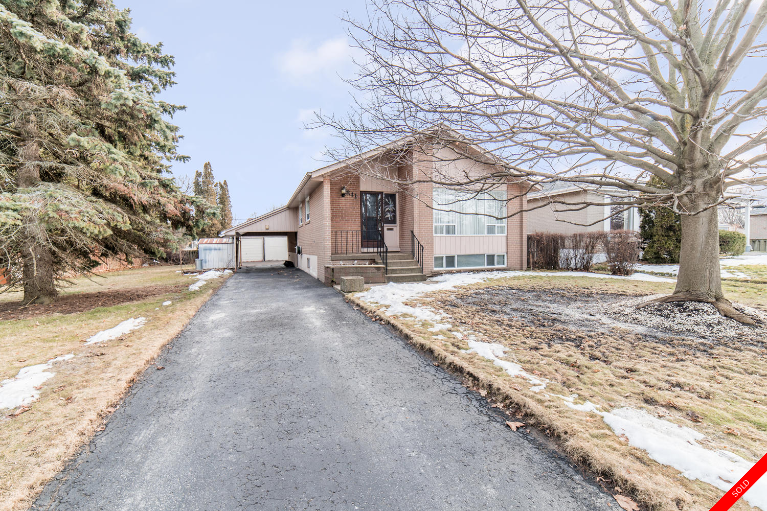 Pickering 1 1/2 storey for sale: 3 bedroom (Listed 2020-02-27)