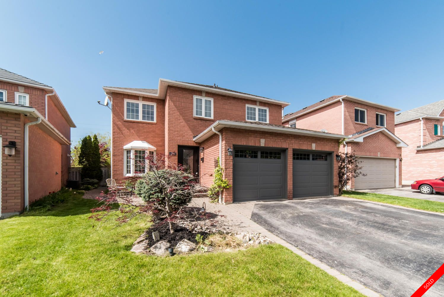 Ajax 2-Storey for sale: 4+1 (Listed 2020-05-25)