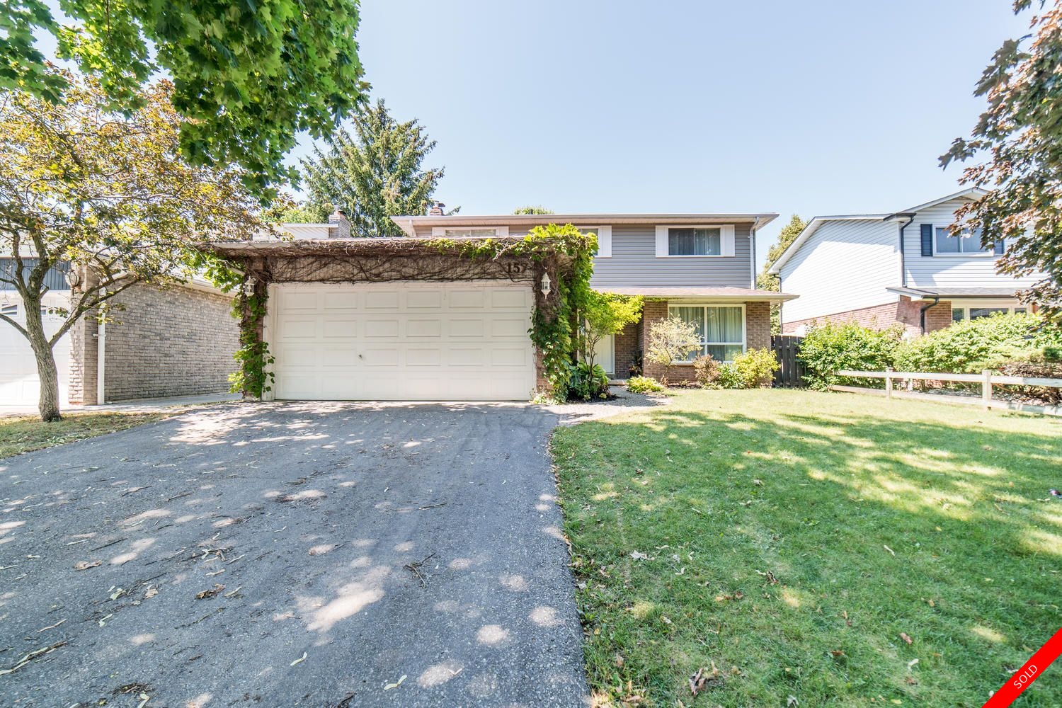 Whitby 2-Storey for sale: 4 + 1 (Listed 2020-07-07)