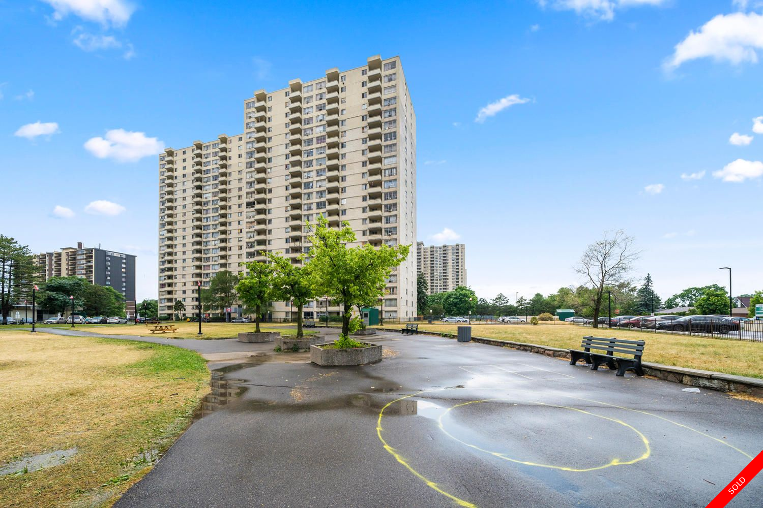 Toronto Condo Apartment for sale: 2 bedroom (Listed 2020-07-09)