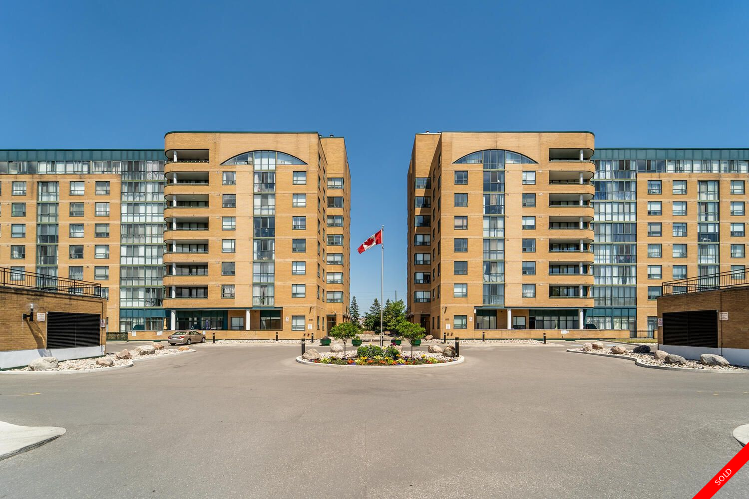 Pickering Town Centre Condo Apartment for sale: 2+1 (Listed 2021-06-29)