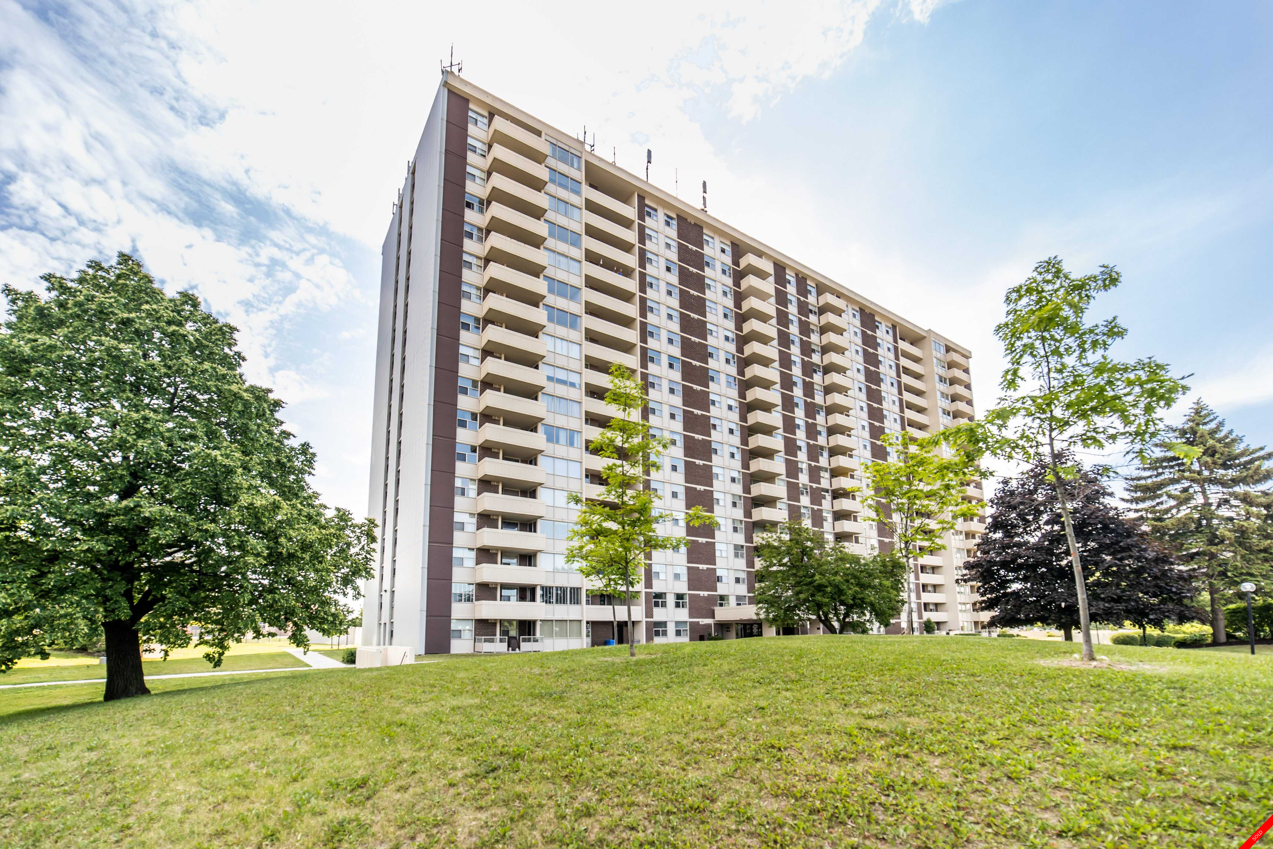 South Ajax Apartment for sale: 3 bedroom (Listed 2021-09-27)