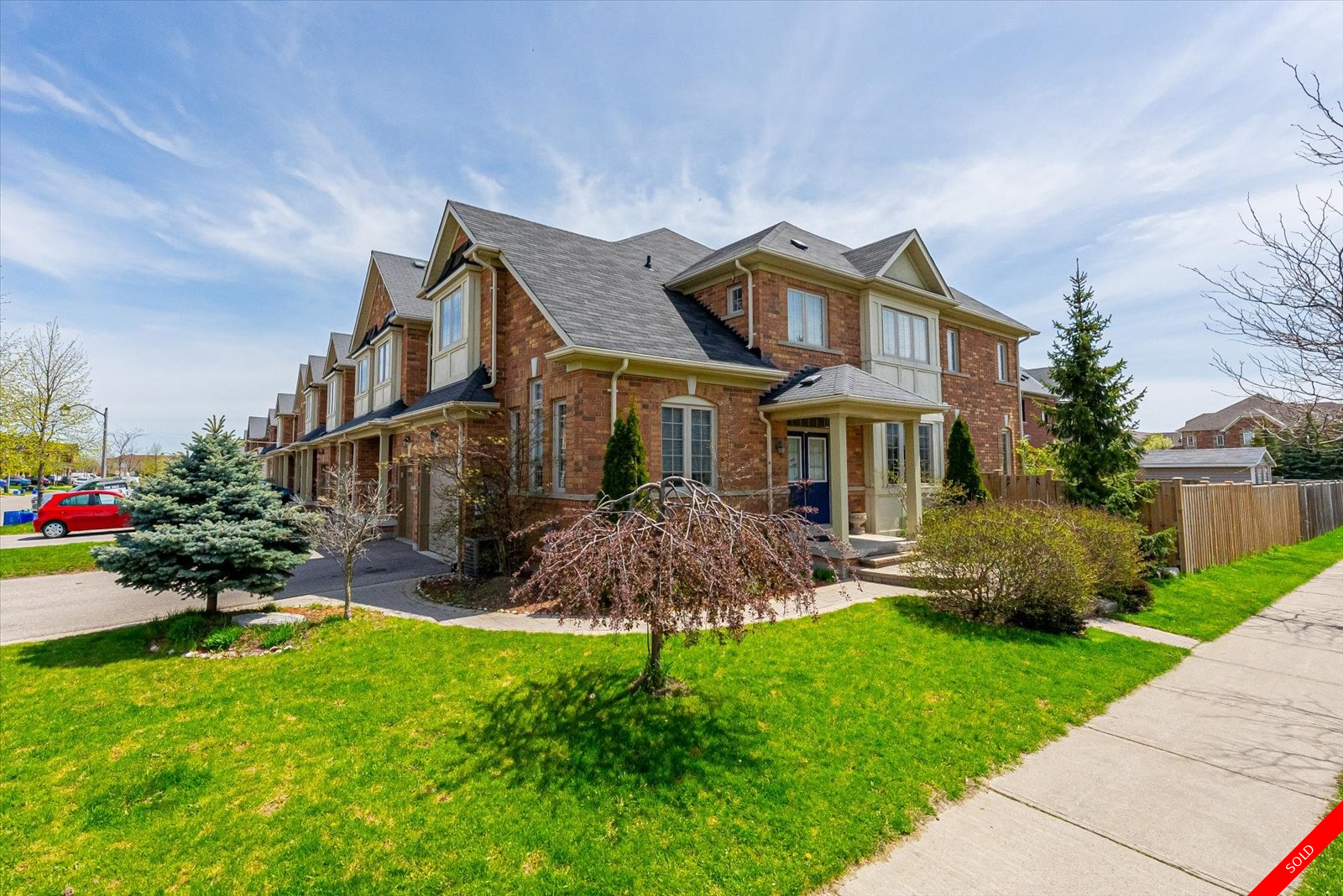 Pringle Creek 2-Storey for sale: 3+1 Stainless Steel Appliances, Dark Hardwood Floors, Plush Carpet (Listed 2022-07-14)