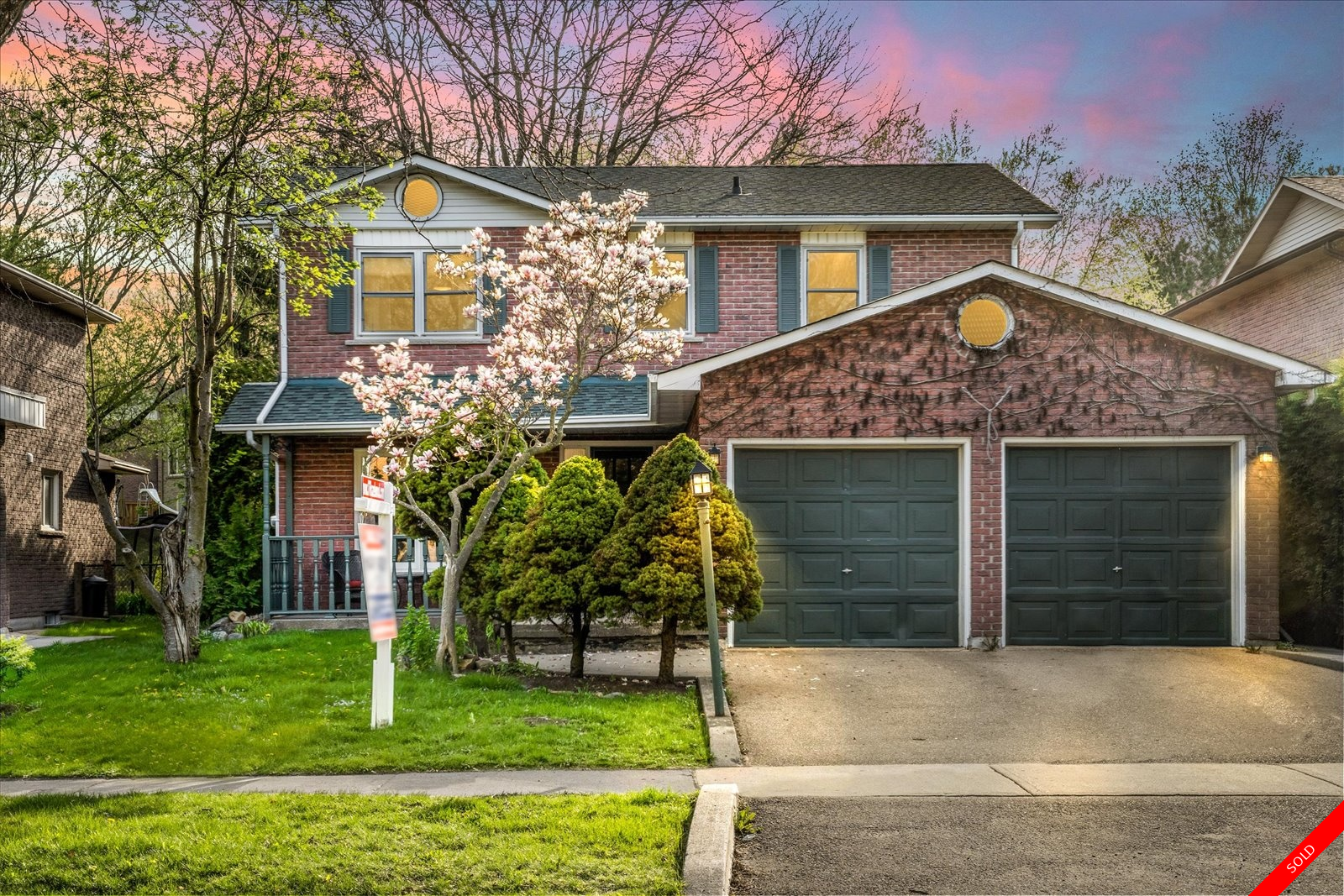 Bluegrass Meadows 2-Storey for sale: 4 bedroom Stainless Steel Appliances, Glass Shower, Hardwood Floors (Listed 2022-05-11)