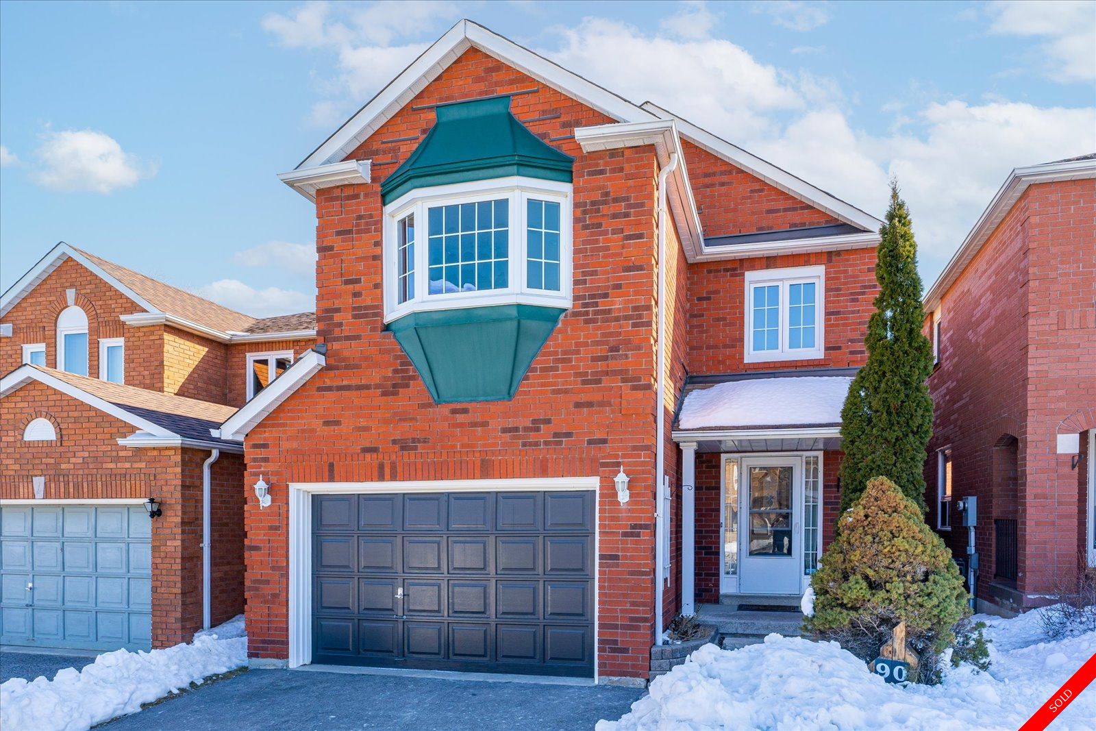 Ajax 2-Storey for sale: 3 bedroom Hardwood Floors, Plush Carpet (Listed 2023-03-03)