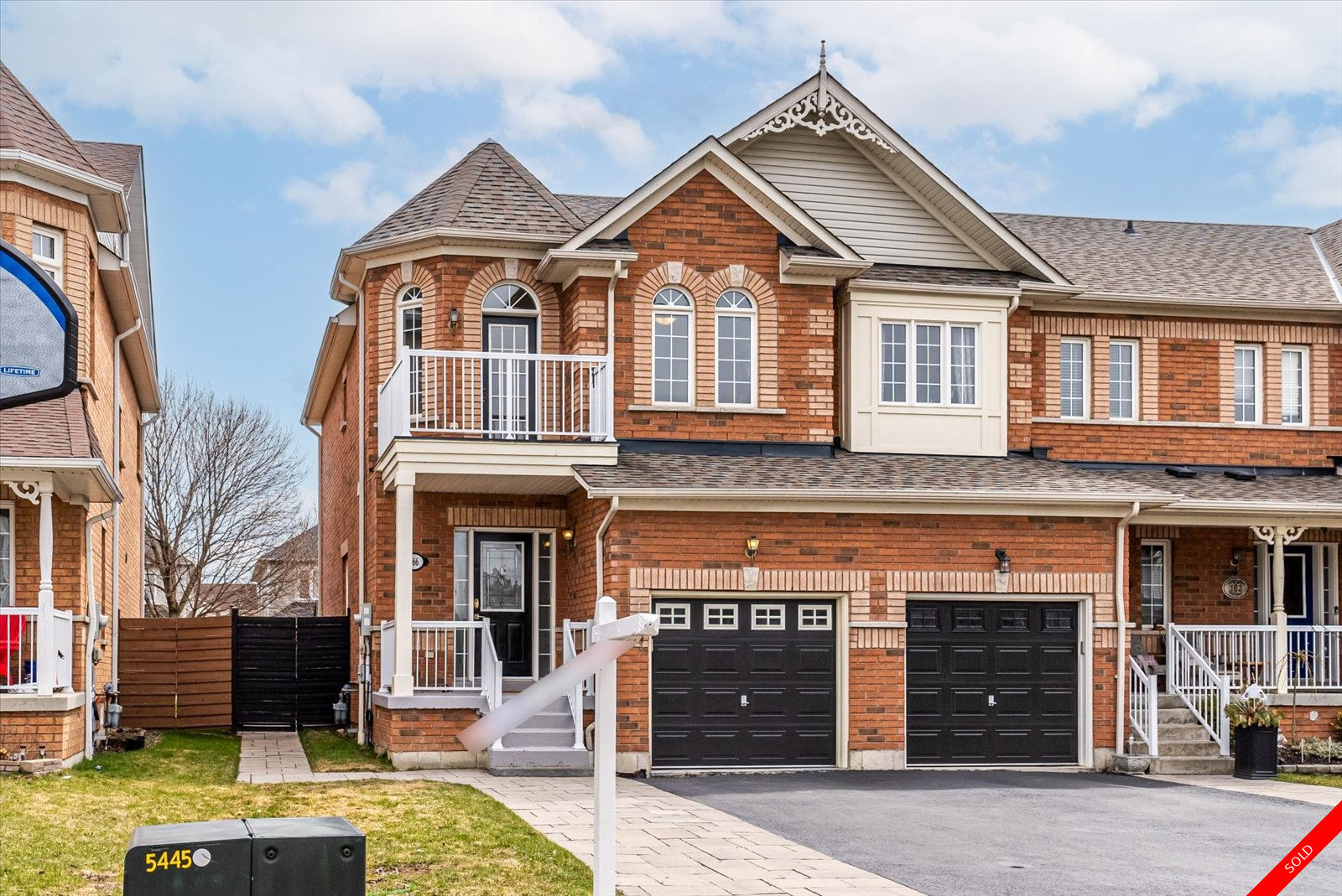 Pringle Creek 2-Storey for sale: 3 bedroom Hardwood Floors, Plush Carpet (Listed 2023-04-05)