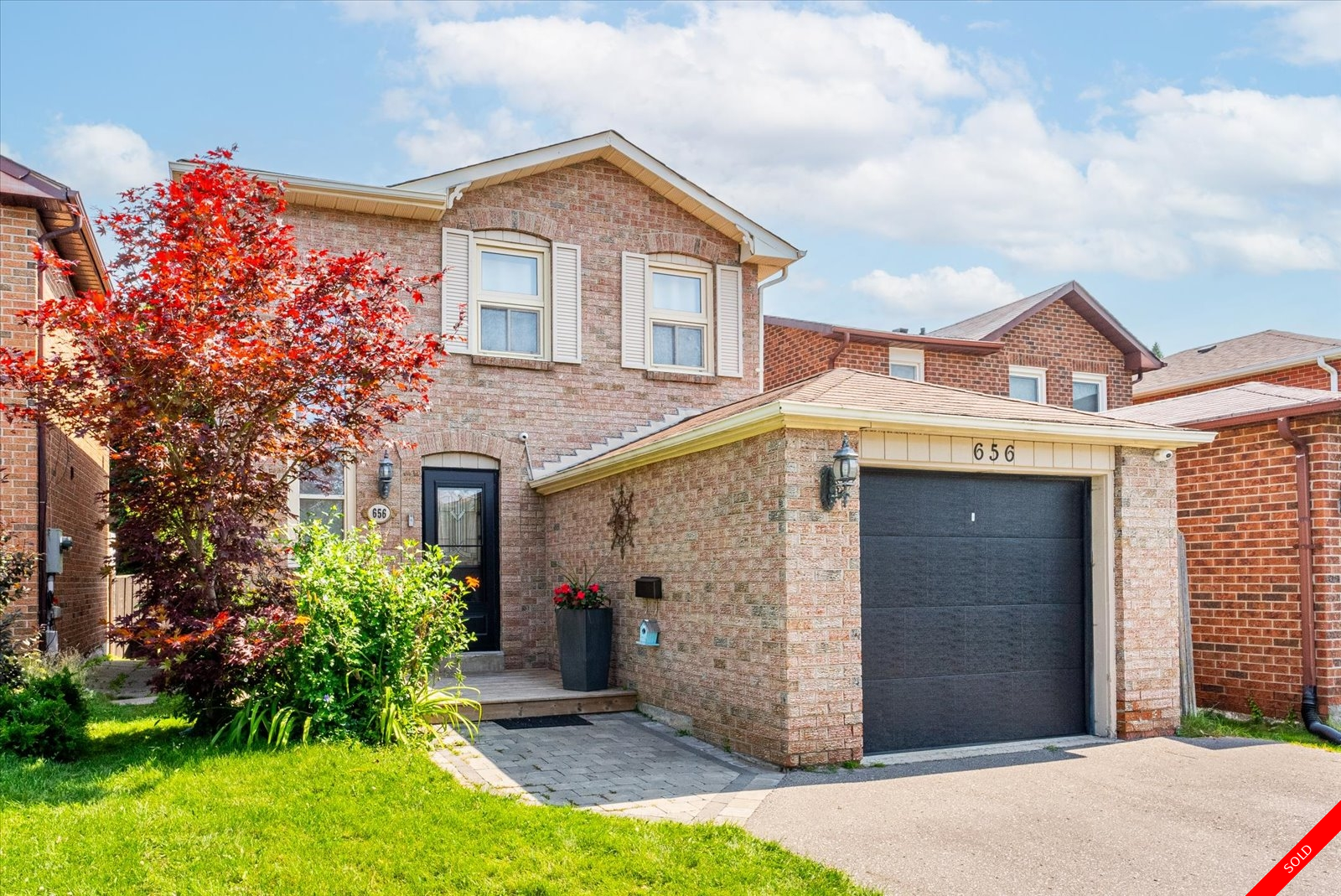 Amberlea 2-Storey for sale: 3 bedroom Stainless Steel Appliances, Granite Countertop, Tile Backsplash, Hardwood Floors, Laminate Floors (Listed 2023-07-26)