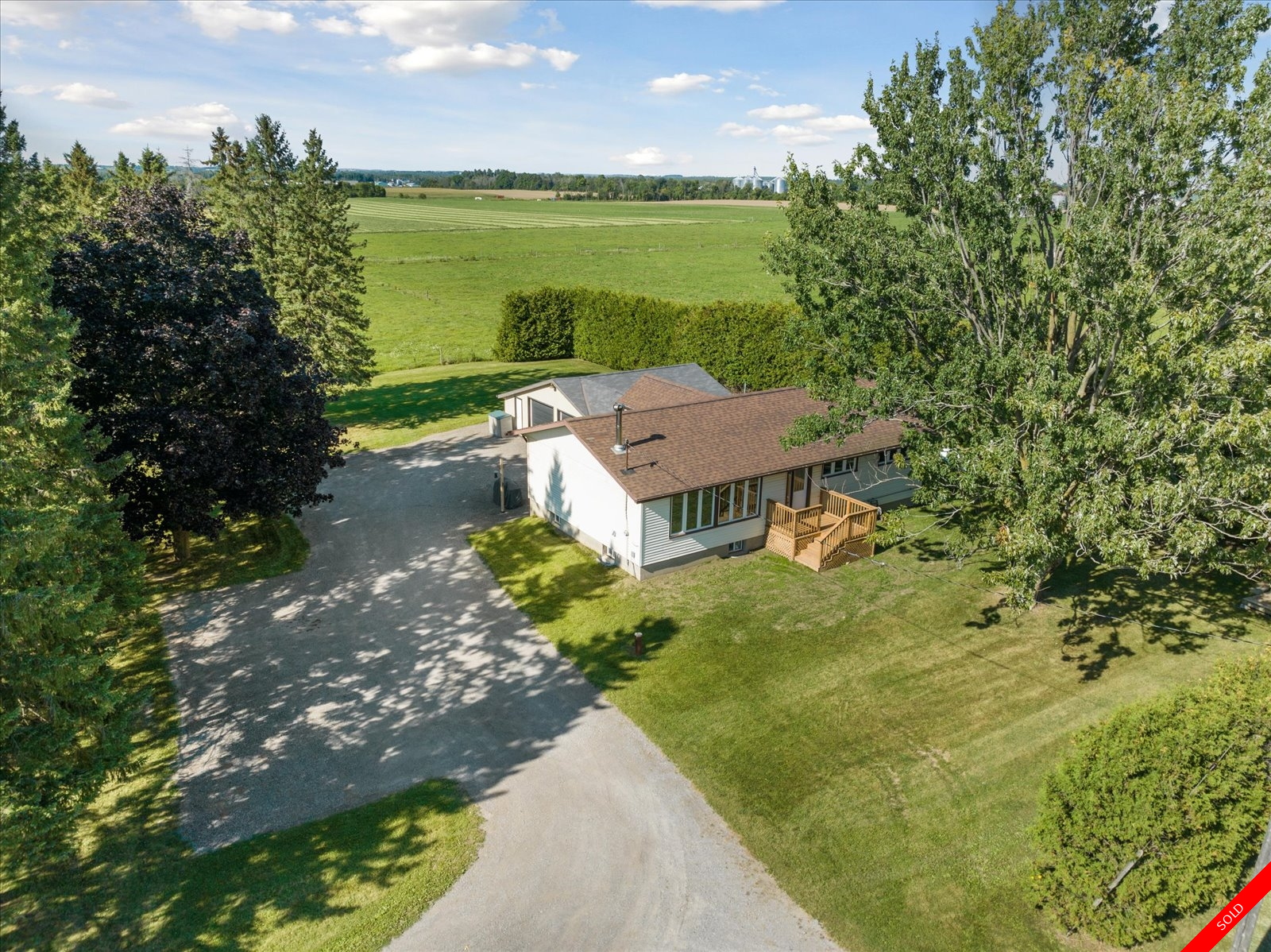 Port Perry Bungalow for sale: 3+2 Stainless Steel Appliances, Glass Shower, Hardwood Floors, Laminate Floors (Listed 2023-09-07)