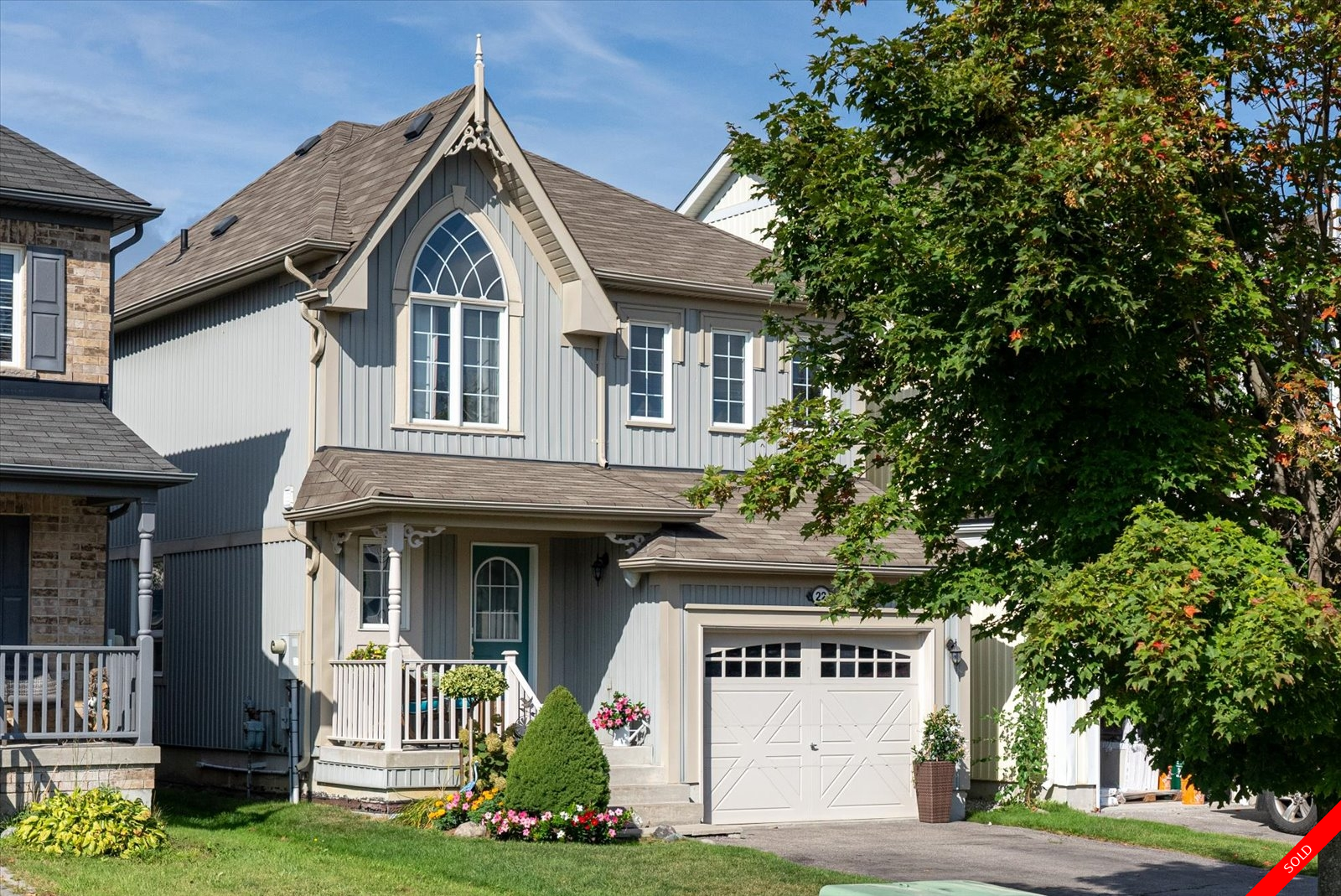 Bowmanville 2-Storey for sale: 3 bedroom Hardwood Floors, Plush Carpet (Listed 2023-09-12)