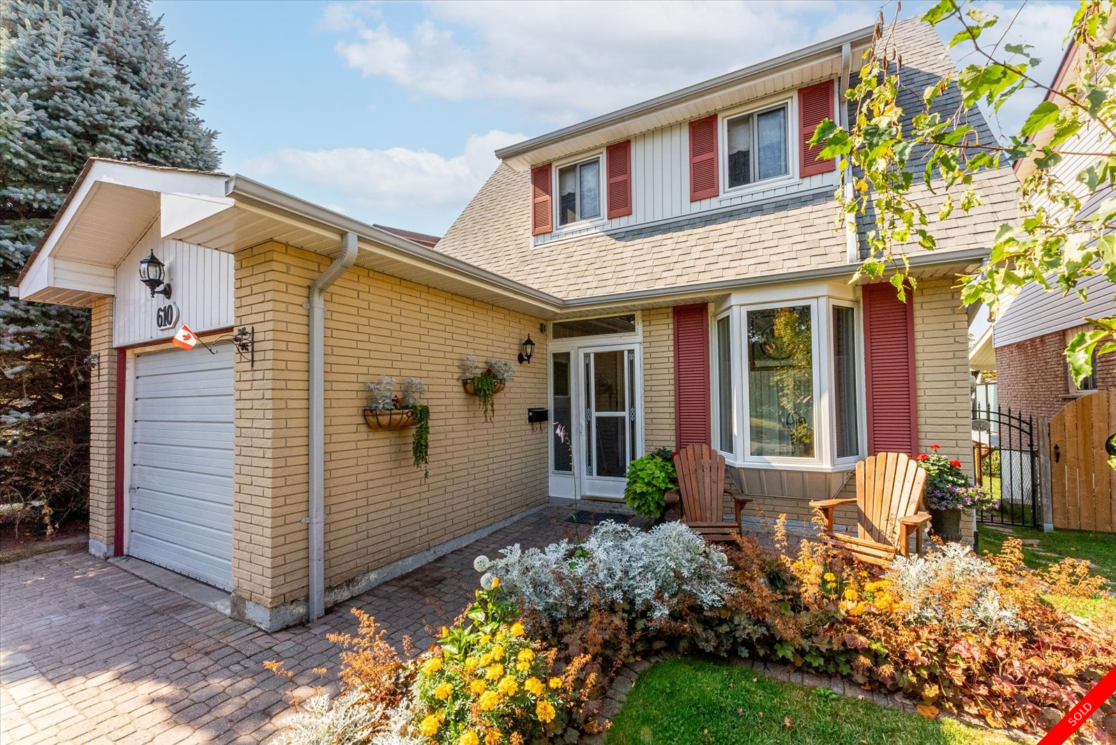 West Shore 2-Storey for sale: 3 bedroom Hardwood Floors, Laminate Floors, Plush Carpet (Listed 2023-10-17)