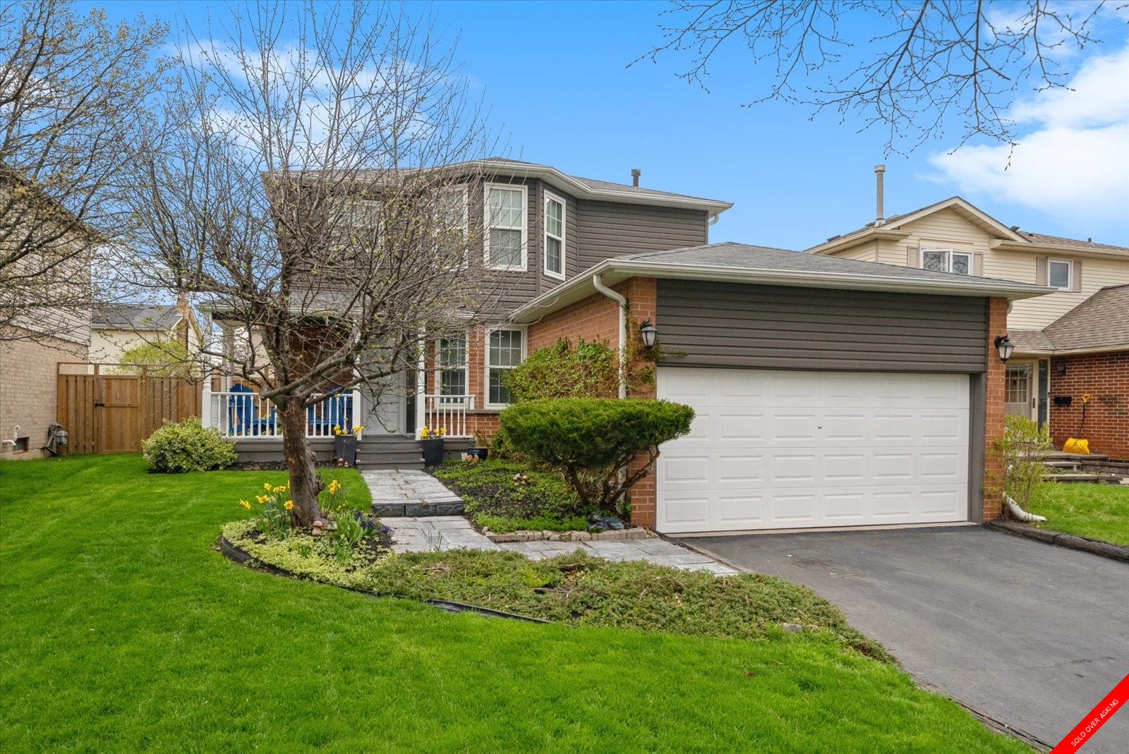 Ajax 2-Storey for sale: 3 bedroom Stainless Steel Appliances, Granite Countertop, Hardwood Floors, Laminate Floors, Plush Carpet 1,870 sq.ft. (Listed 2024-04-29)