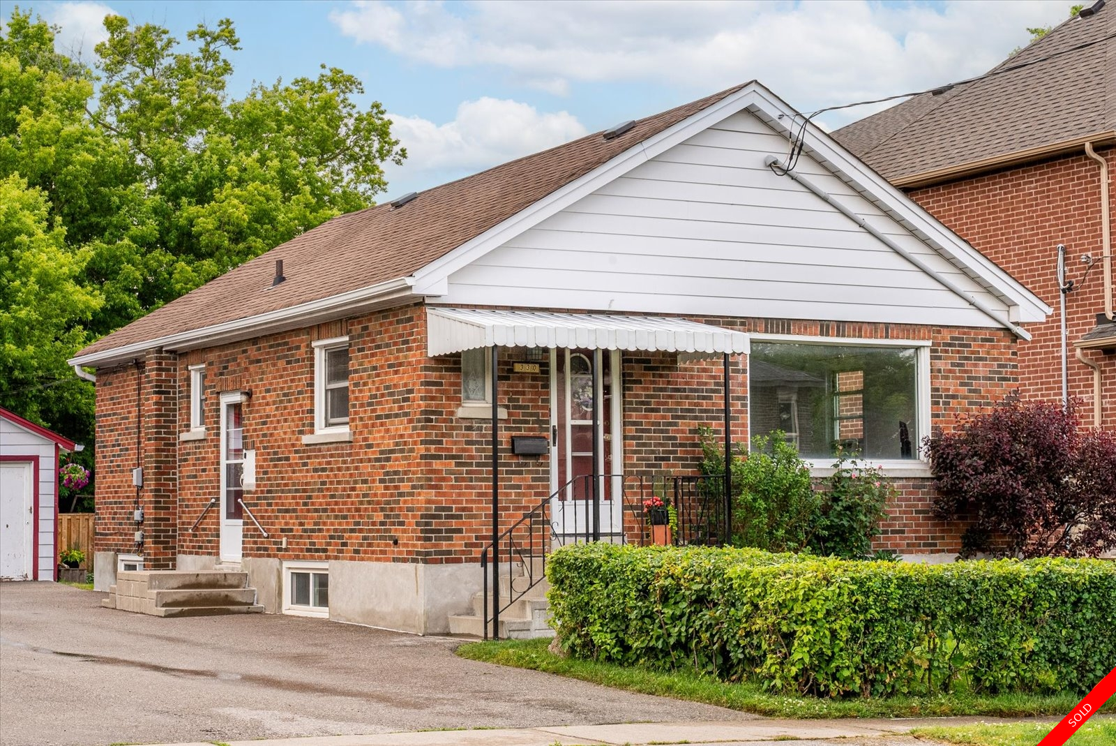 McLaughlin Bungalow for sale: 3 bedroom Laminate Floors, Plush Carpet (Listed 2024-06-19)