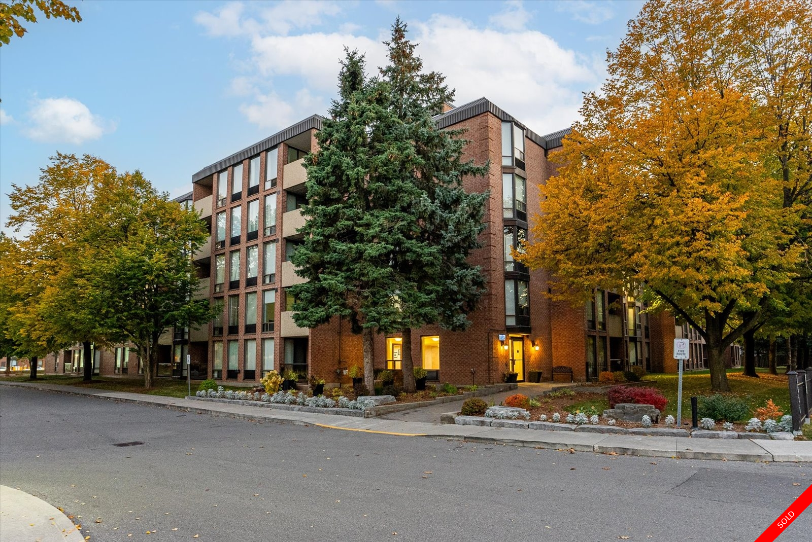 Pickering Condo Apartment for sale: 2 bedroom (Listed 2024-10-22)