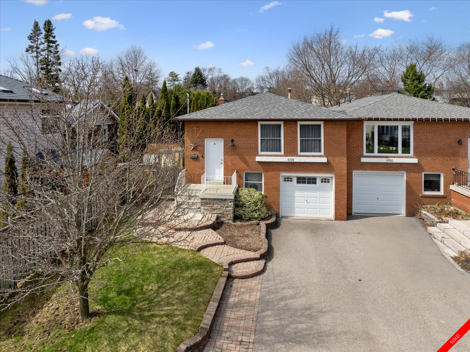 Pickering Semi-Detached for sale: 4 bedroom (Listed 2025-04-15)