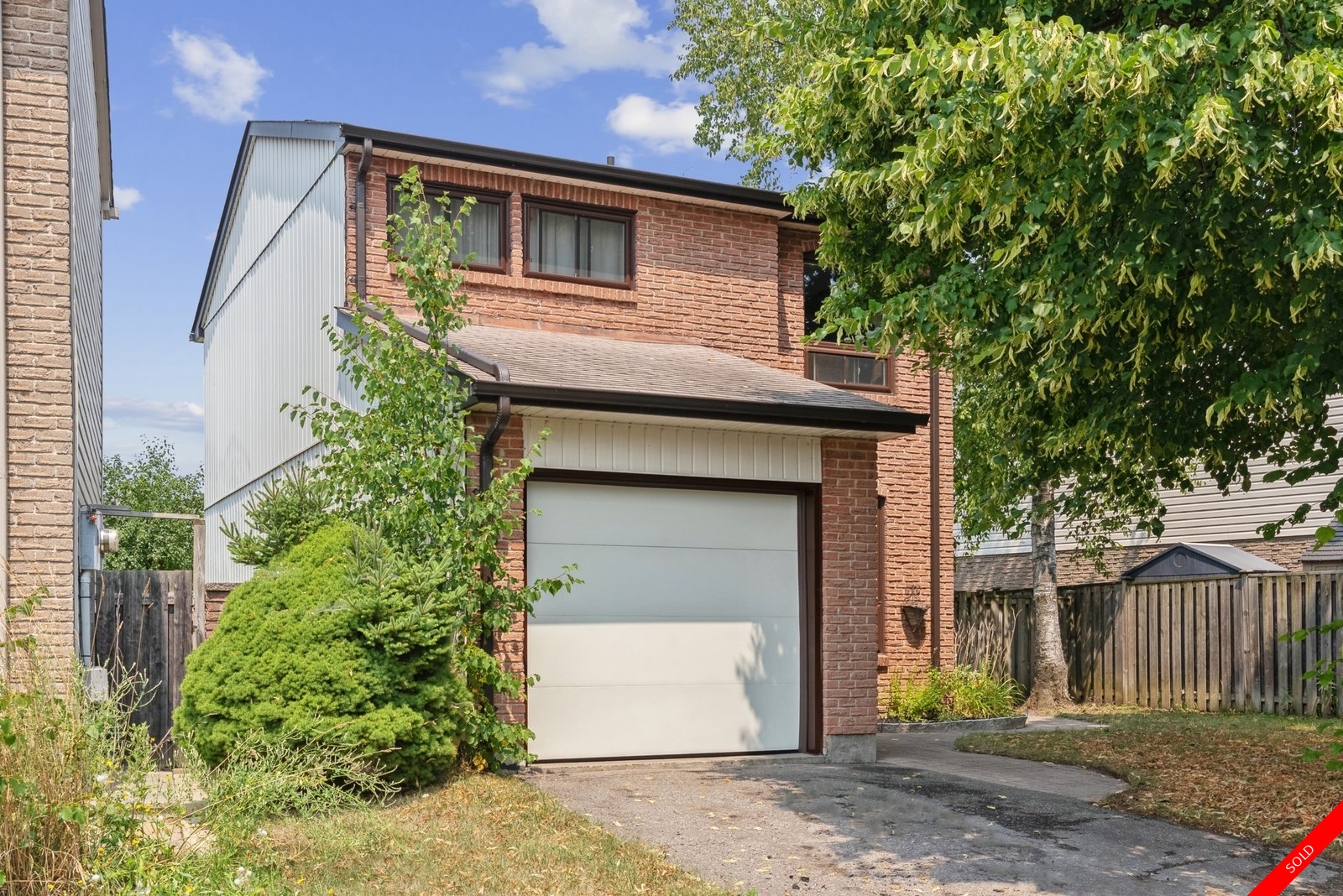 Ajax Condo Townhouse for sale:  3 bedroom  (Listed 2025-08-06)