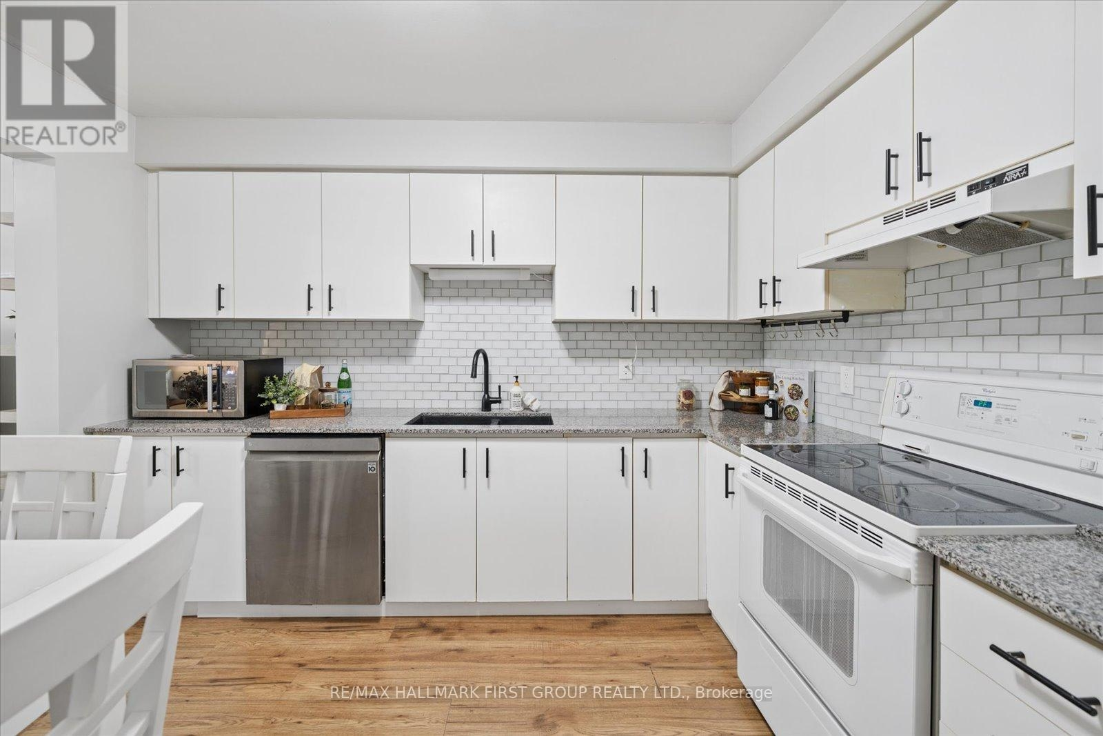 Bowmanville Row / Townhouse for sale: 3 bedroom 700 sq.ft. (Listed 2026-06-19)