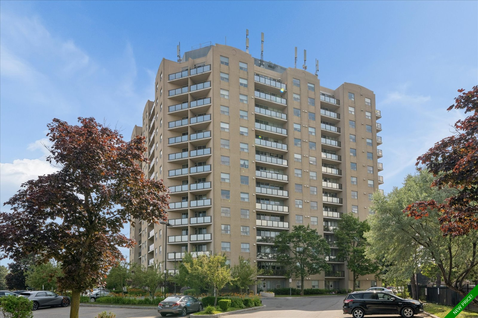 Central West Apartment for sale: 1 bedroom Laminate Floors 680 sq.ft. (Listed 2026-10-14)