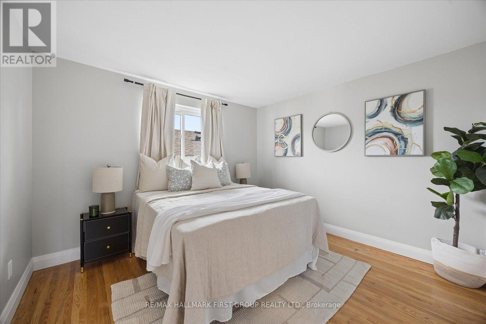 South East House for sale: 3 bedroom 1,100 sq.ft. (Listed 2026-09-26)