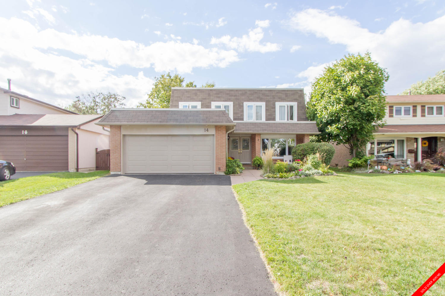 Gorgeous 4 Bedroom Home Located In Highly Desirable South Ajax By The Lake