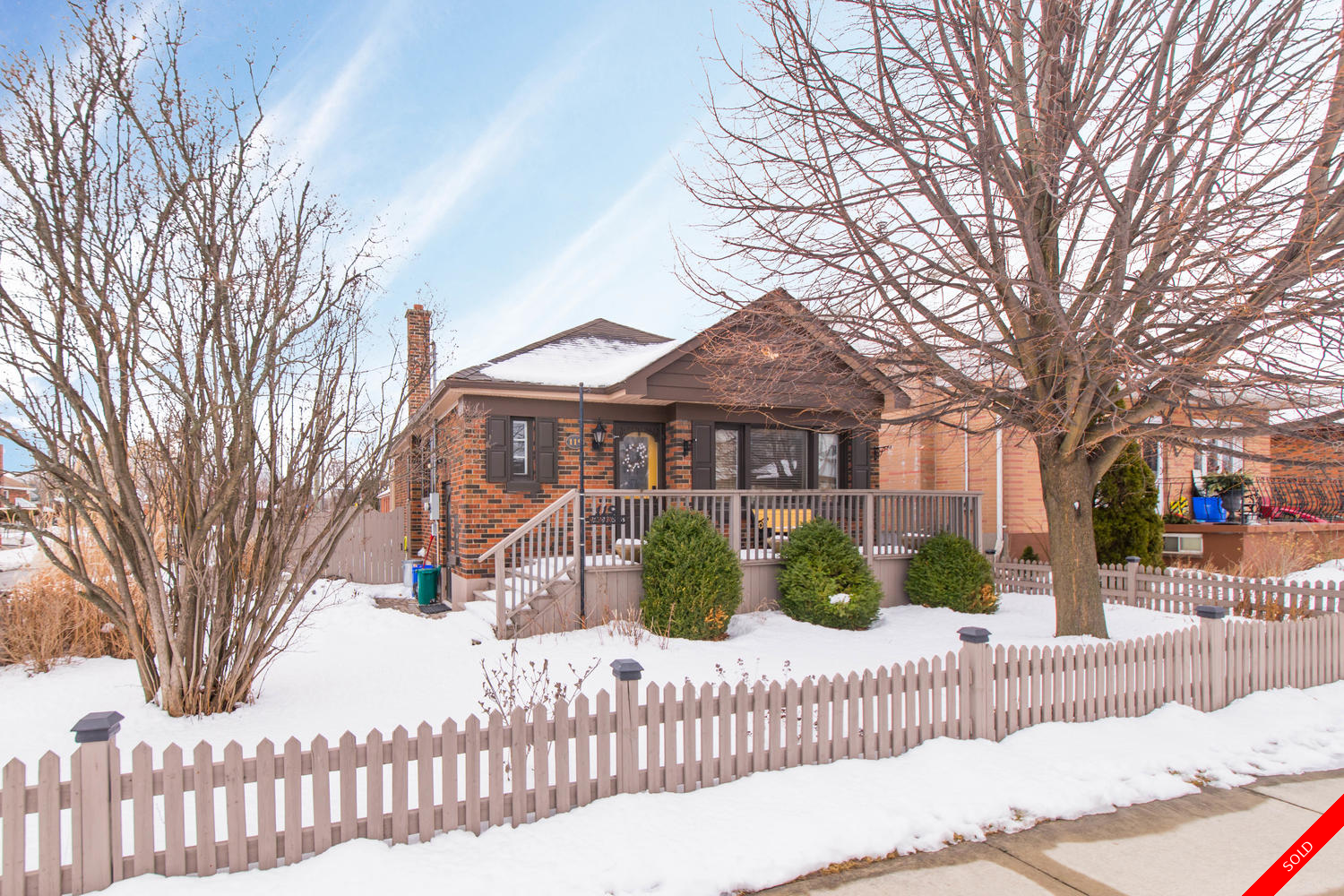 Oshawa Bungalow for sale 2+1 Bedroom, 2 Bath, Finished Basement