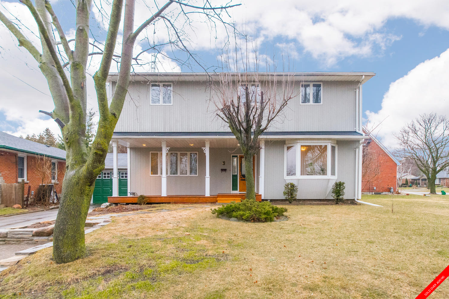 Oshawa 4 bedroom home for sale (Listed 2017-03-08)