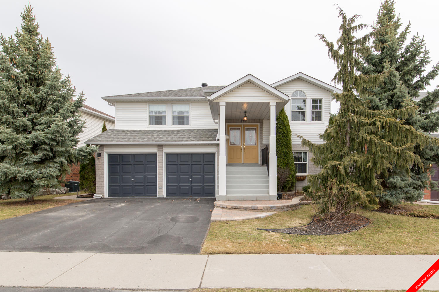 Pinecrest Raised Bungalow for sale: 2+2