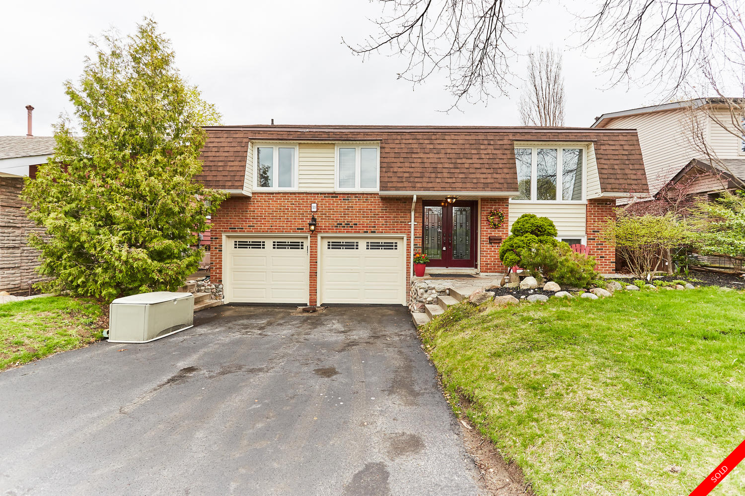 Whitby Raised Bungalow for sale: 3 bedroom, Finished Basement, Close To All Amenities!