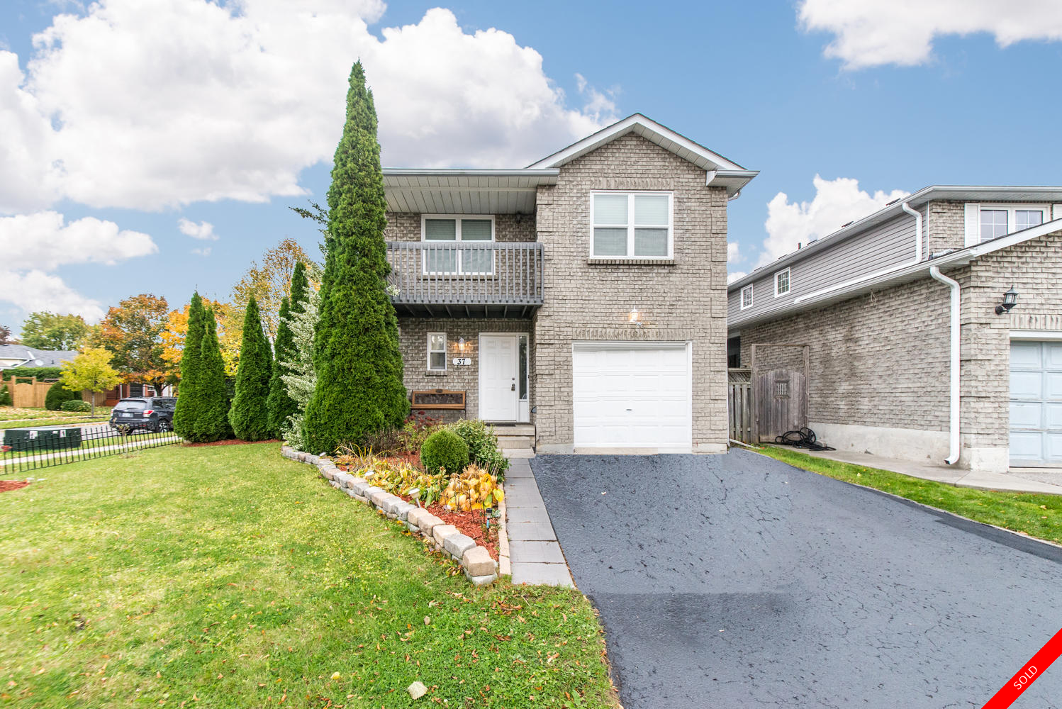 Courtice Raised Bungalow for sale: 3 bedroom (Listed 2017-10-31)