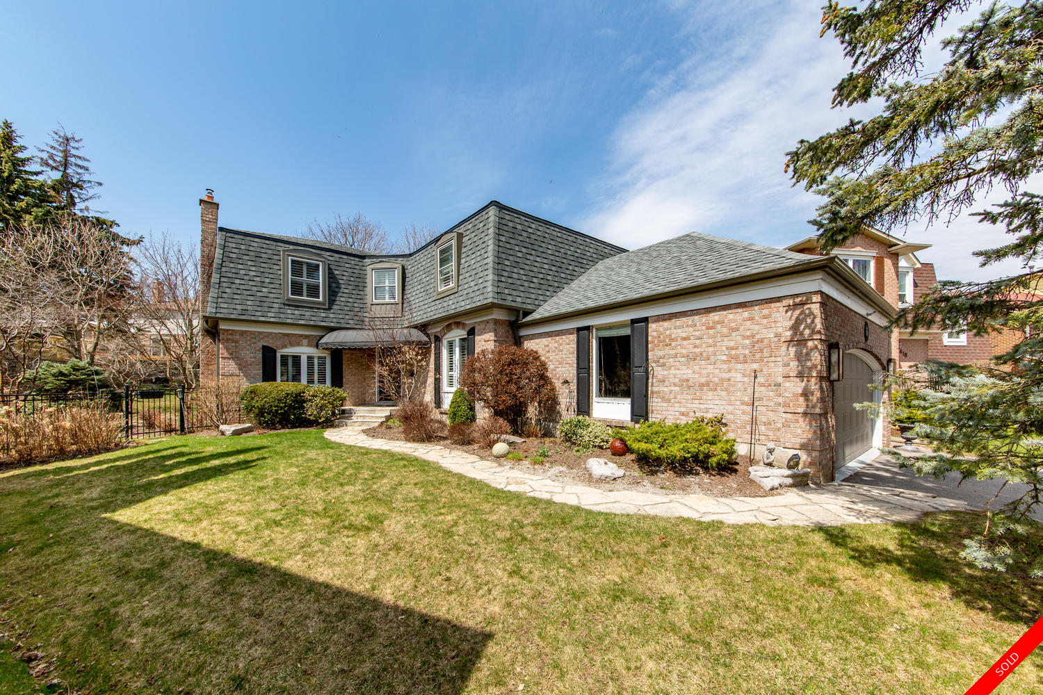 West Shore 2-Storey for sale: 4 bedroom 2,736 sq.ft. (Listed 2018-05-03)